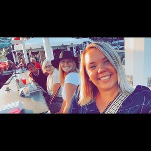 Meet your Posher, Chrissy